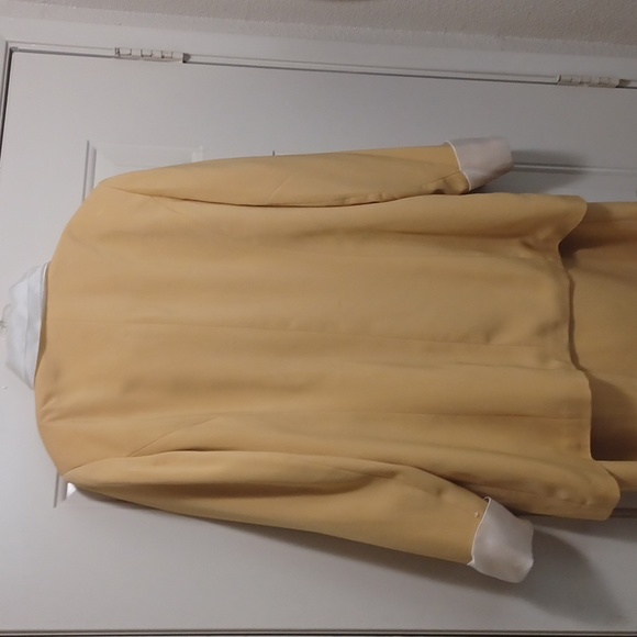 New 2-piece KB suite size 18 - Picture 2 of 4